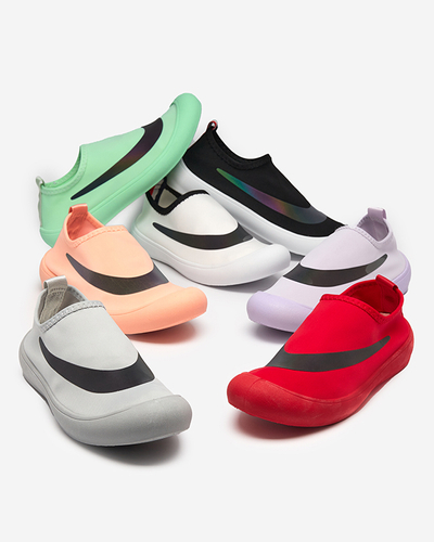 OUTLET Černé dámské slip-on tenisky Lerick - Footwear