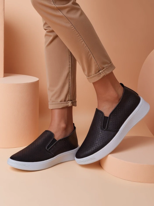 Royalfashion Жіночі спортивні черевики з перфорацією Musio