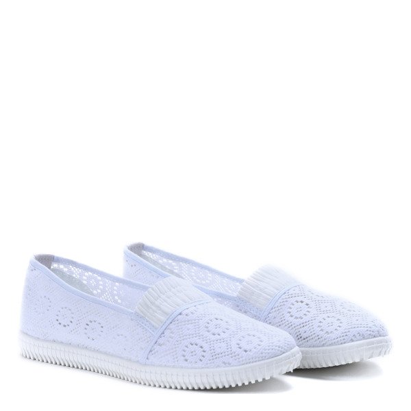 Białe slip on Baolikang- Obuwie