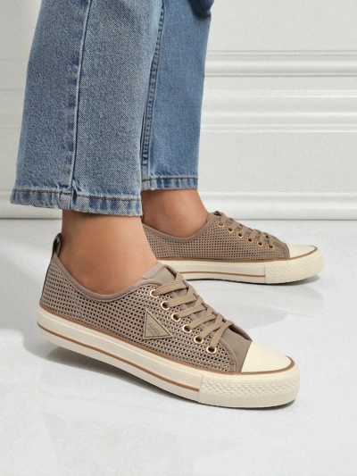 Royalfashion Dámské perforované sneakers Rebbse