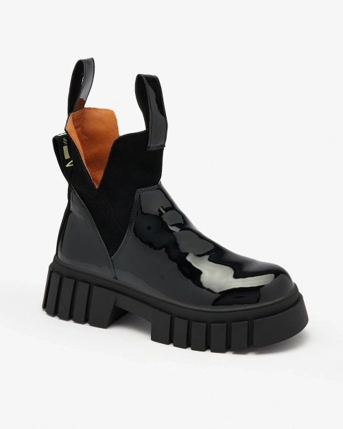 Royalfashion Чорні жіночі утеплені черевики з лакованої шкіри Eratra