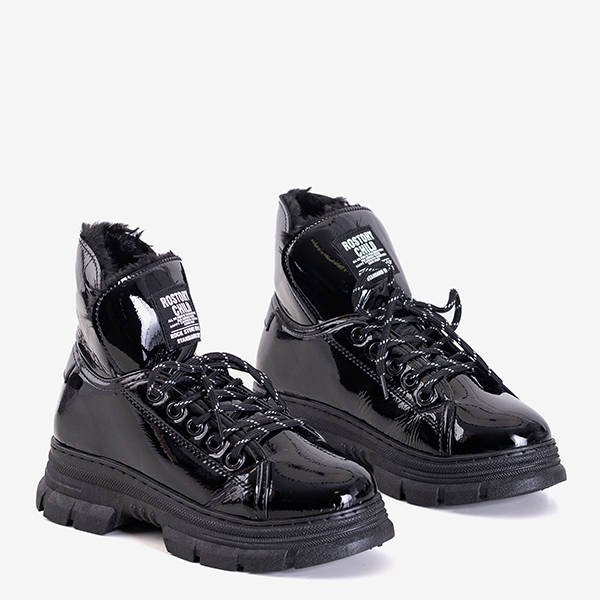 Černé lakované dámské boty od firmy Rostorie - Footwear