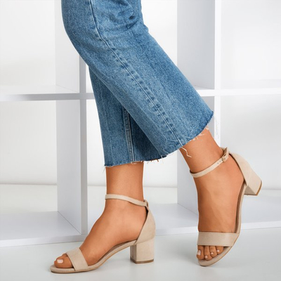 Béžové dámské sandály na nízkém podpatku First Love - Footwear 1