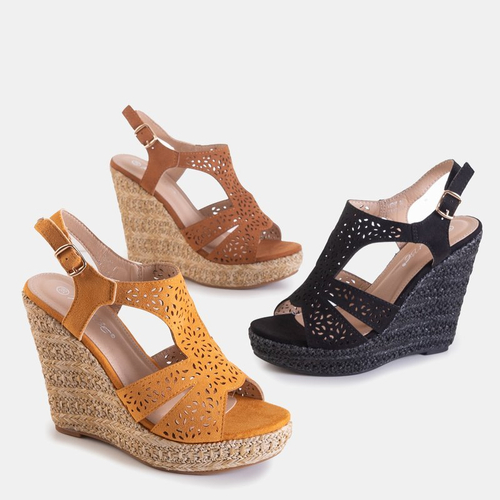 Чорні жіночі босоніжки на високій танкетці Brolesio