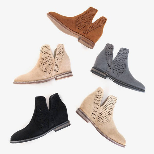 Світло-коричневі ботильйони на прихованій танкетці Besiks - Взуття