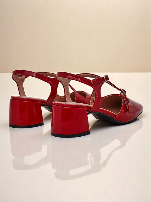 Royalfashion Жіночі туфлі на низьких підборах з декоративними ремінцями Lollita