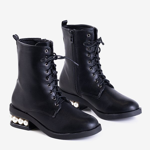 Жіночі чорні берци на плоскому каблуці з перлами Minot - Взуття