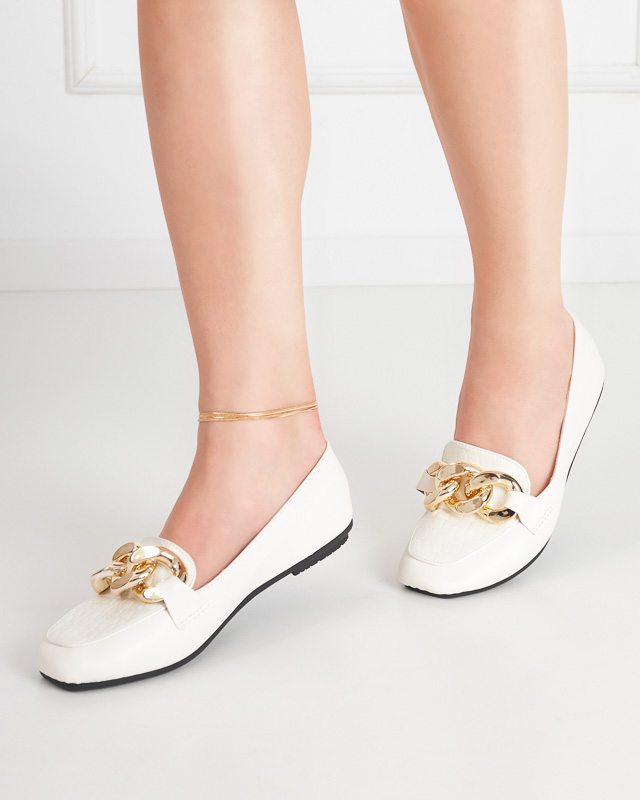 Dámské bílé mokasíny z ekokůže s řetízkem Flamii - Obuv