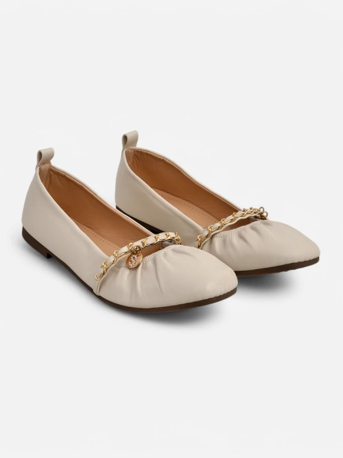 Жіночі балетки Aelia бежеві з екошкіри з декоративним ланцюжком ITALIA