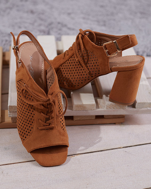 Жіночі ажурні босоніжки на пості в Sasqan camel - Взуття