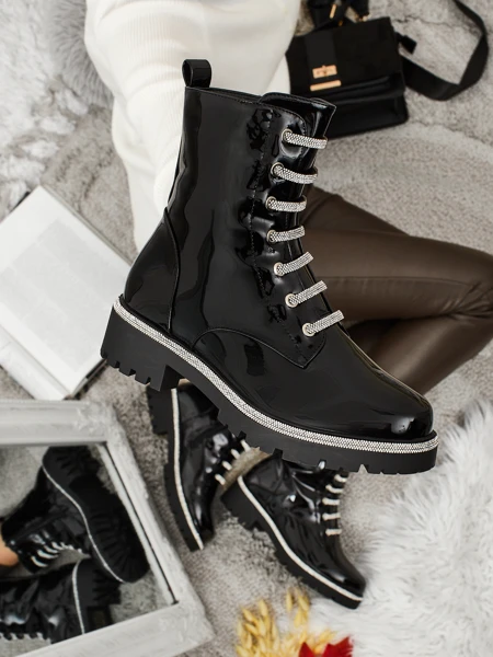 Lakované šněrovací dámské boty na platformě Fjorra