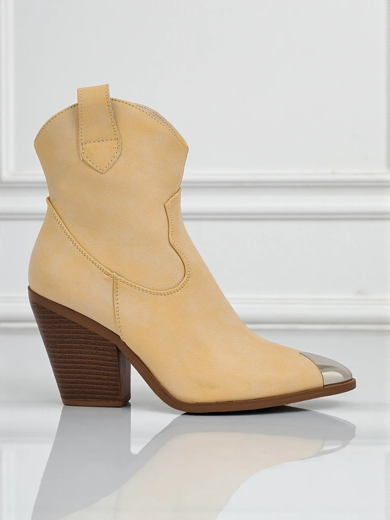 Dámské kovbojské boty na podpatku s ozdobnou špičkou Glacier Fang