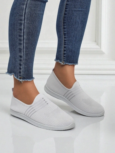 Dámské bílé slip-ony Tkanina Callisto – lehké boty na jaro a léto