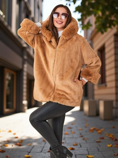 Пальто з штучного хутра для жінок Royalfashion