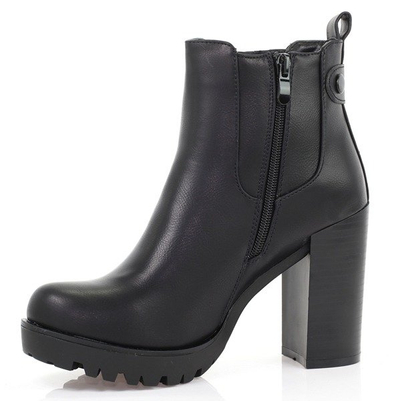 Czarne botki na słupku - Obuwie