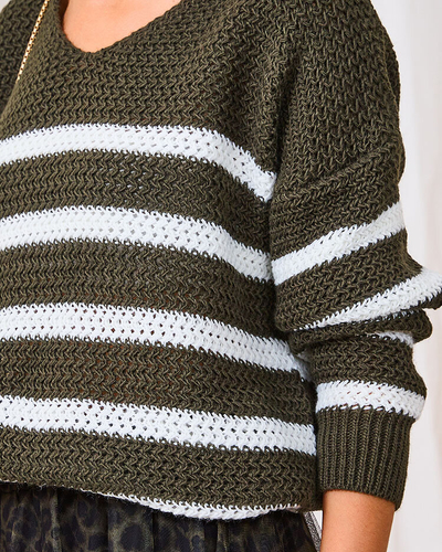 Royalfashion Темно-зелений жіночий светр у смужку