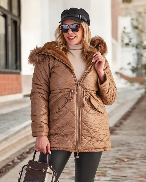 Жіноча стьобана куртка Royalfashion коричневого кольору