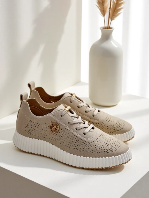 Royalfashion Жіночі спортивні перфоровані кросівки Tobin