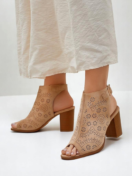 Royalfashion Жіночі босоніжки на широкому каблуці з вирізами Abetle