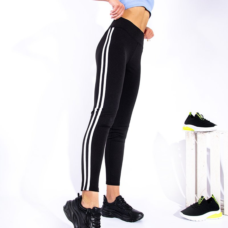 Černé dámské sportovní legíny s pruhy - oblečení