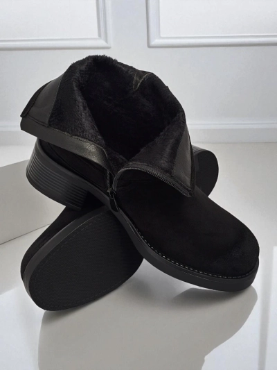 Dámské kotníkové boty z eko semiše s přezkami Valtos