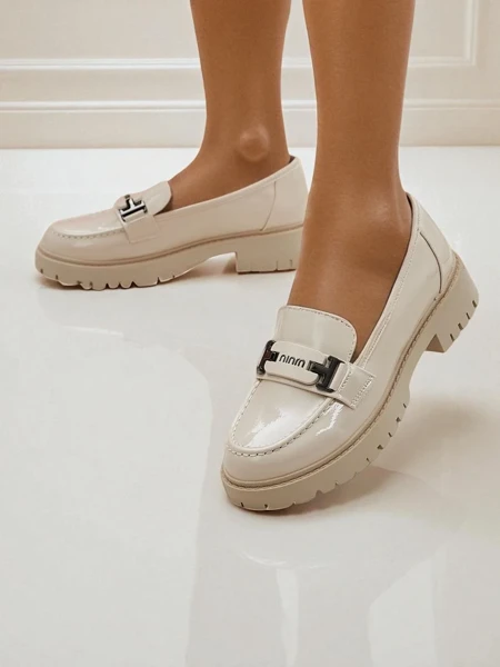 Dámské loafersy Atena béžové s plochým podpatkem z ekologické kůže