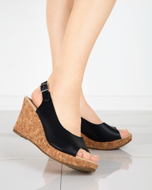 OUTLET Чорні жіночі босоніжки на танкетці Erona- Shoes