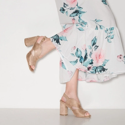 OUTLET Světle hnědé dámské sandály na sloupku Biserka - obuv