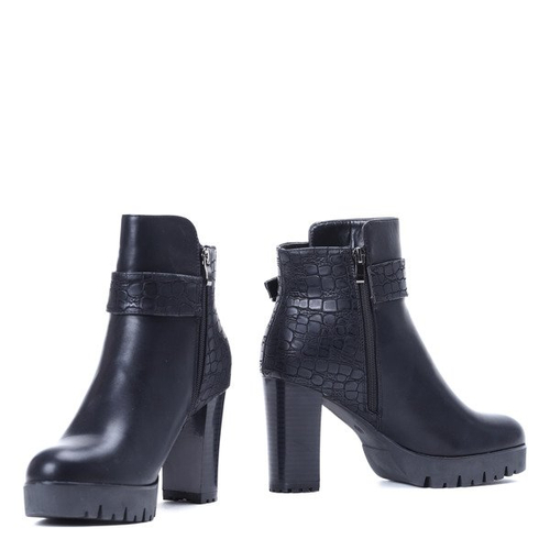 Czarne botki na platformie - Obuwie