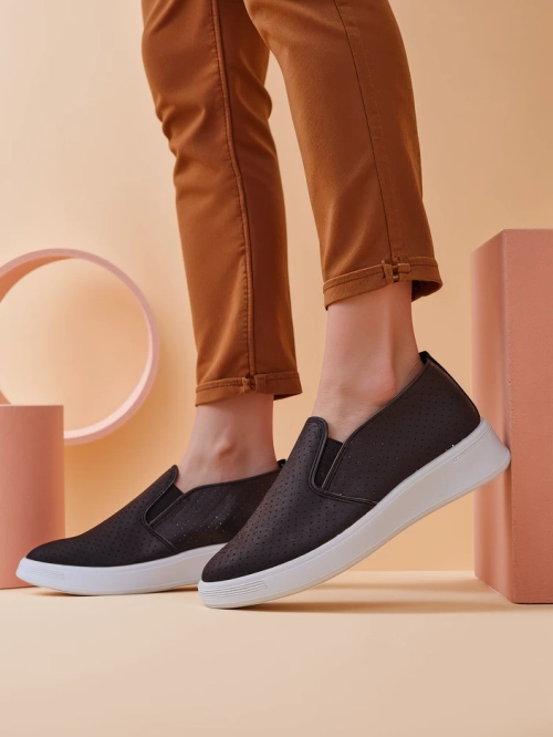 Royalfashion Жіночі спортивні черевики з перфорацією Musio