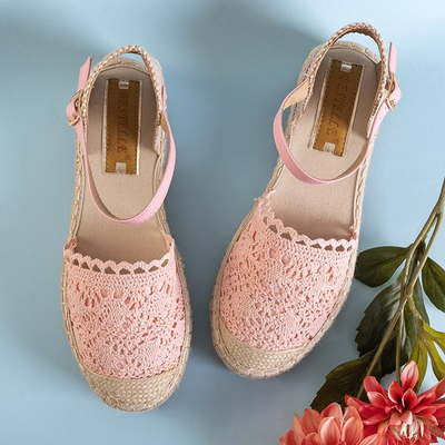 Ніжно-рожеві босоніжки на платформі Ritisa