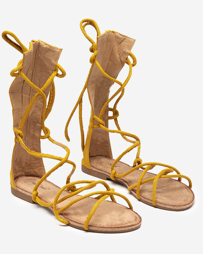 Gladiátorské sandály do půli lýtek hořčice Jeniso - Obuv