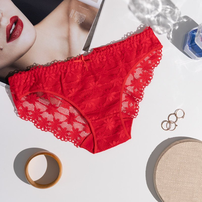 Мереживні жіночі труси в червоному кольорі - Нижня білизна