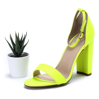 Żółte neonowe sandałki na wyższym słupku Noemi - Obuwie