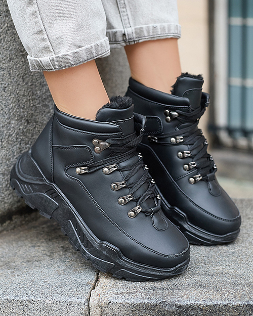 Чорні жіночі утеплені черевики Rueq
