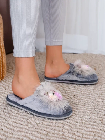 Royalfashion Dámské kožušinové pantofle s květinami Ederra