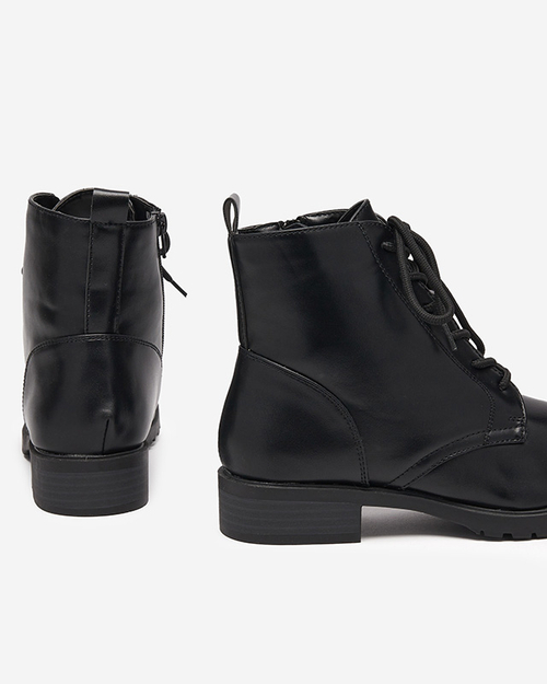 Чорні жіночі чоботи на низькому каблуці Verasi