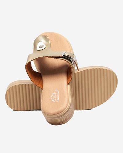 Золоті жіночі шльопанці на платформі Borico