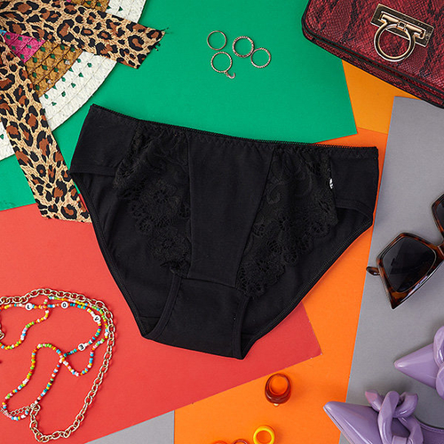 Чорні жіночі трусики з мереживом