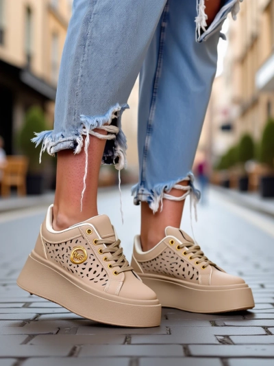Cleo Ecru Platino – бежеві снікерси на платформі Royalfashion екошкіра
