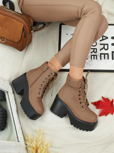 Dámské kotníkové boty eko semišové na sloupku a platformě Tavlissa