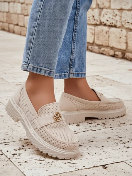 Loafers dámské Callista béžové z eko-semiše na ploché podrážce 4 cm