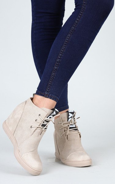 Beżowe sneakersy na krytym koturnie - Obuwie