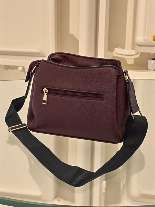 Маленька жіноча сумочка з екошкіри Novaria