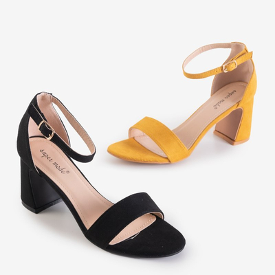 Чорні жіночі босоніжки на підборах Maniza