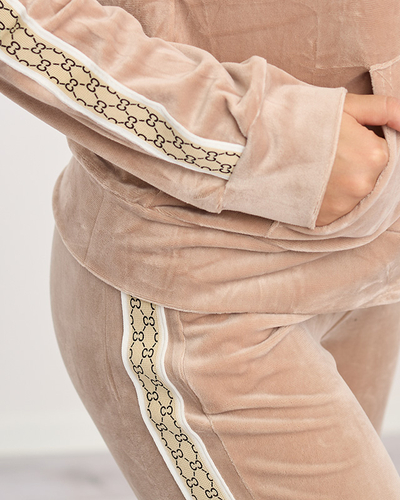 Жіночий бежевий спортивний костюм в смужку - Одяг