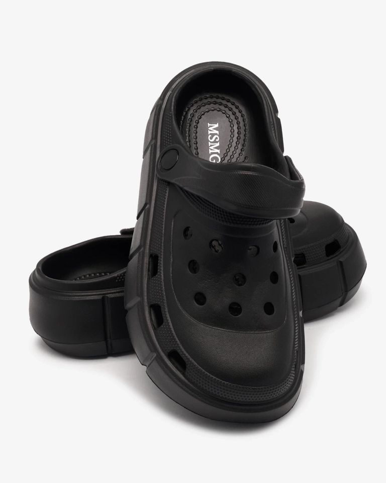 Royalfashion Černé dámské žabky s prolamovaným lemem Mightty