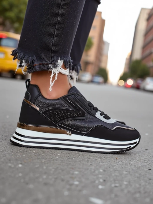 Кросівки Royalfashion для жінок з блискітками Borovis