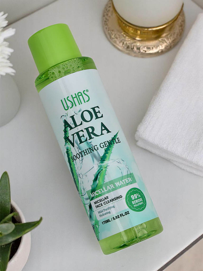 Uklidňující a hydratační micelární voda na odlíčení s aloe vera