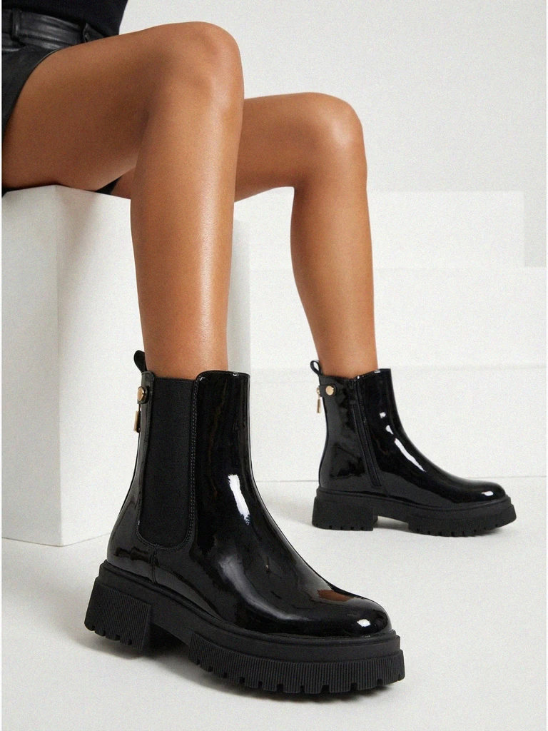 Lakované dámské kotníkové boty z eko kůže Calebi